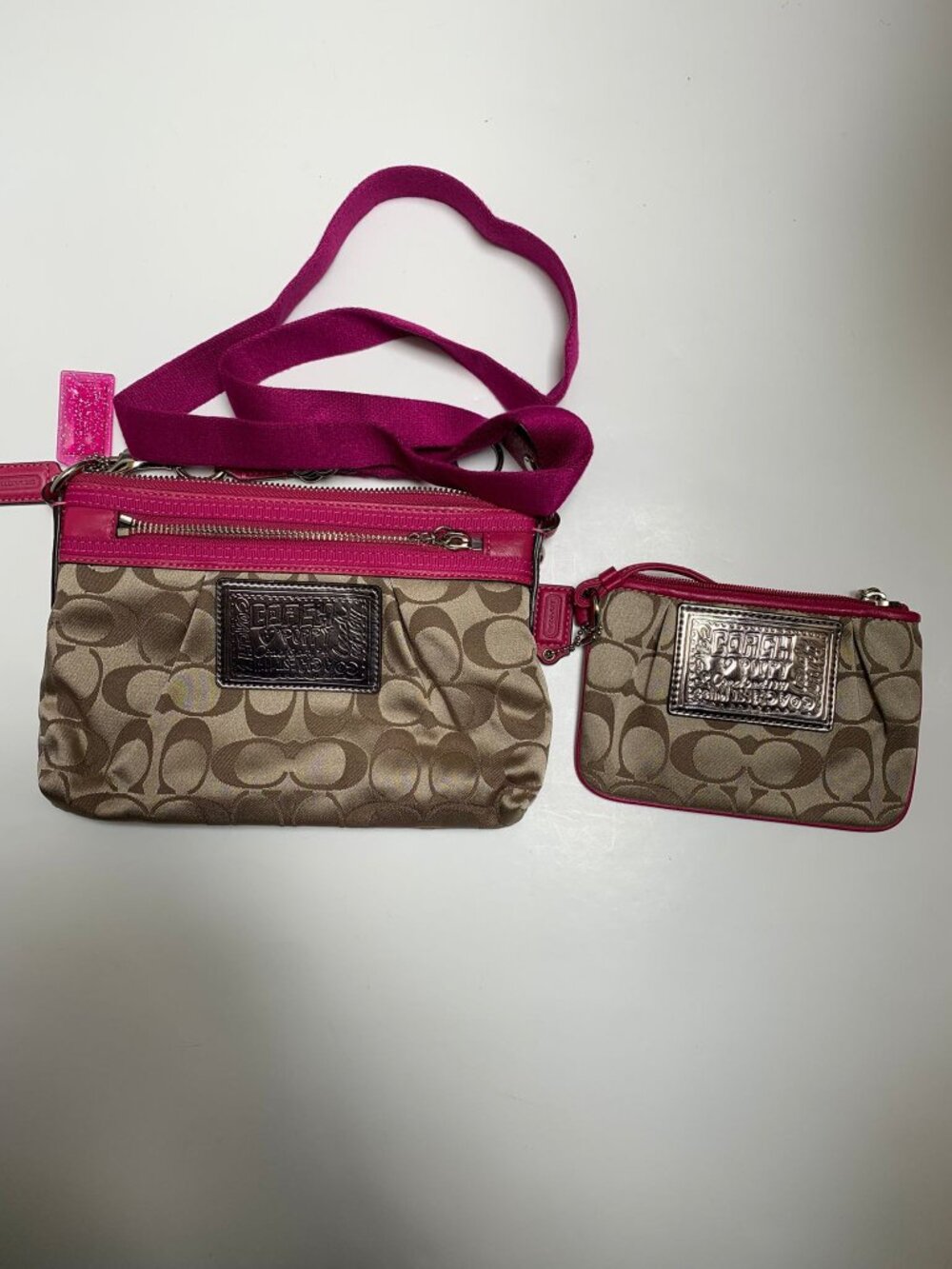 Vintage Like New Coach Poppy Fabric and Leather Trim Crossbody bag